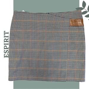 🛍️3/$40 Espirit Plaid Classic Cut Wrap Mini Skirt
Sheep Leather Accent Brown 14